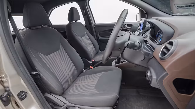 Ford Freestyle front row seats