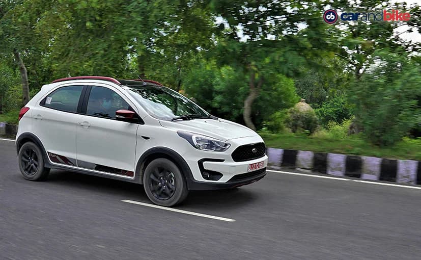 Ford Freestyle on road